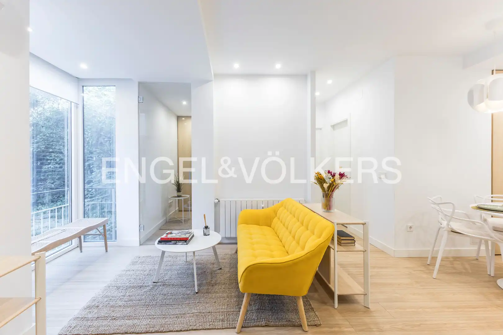 Living room of Apartments for sale in Madrid  with Air Conditioner, Heating and Furnished