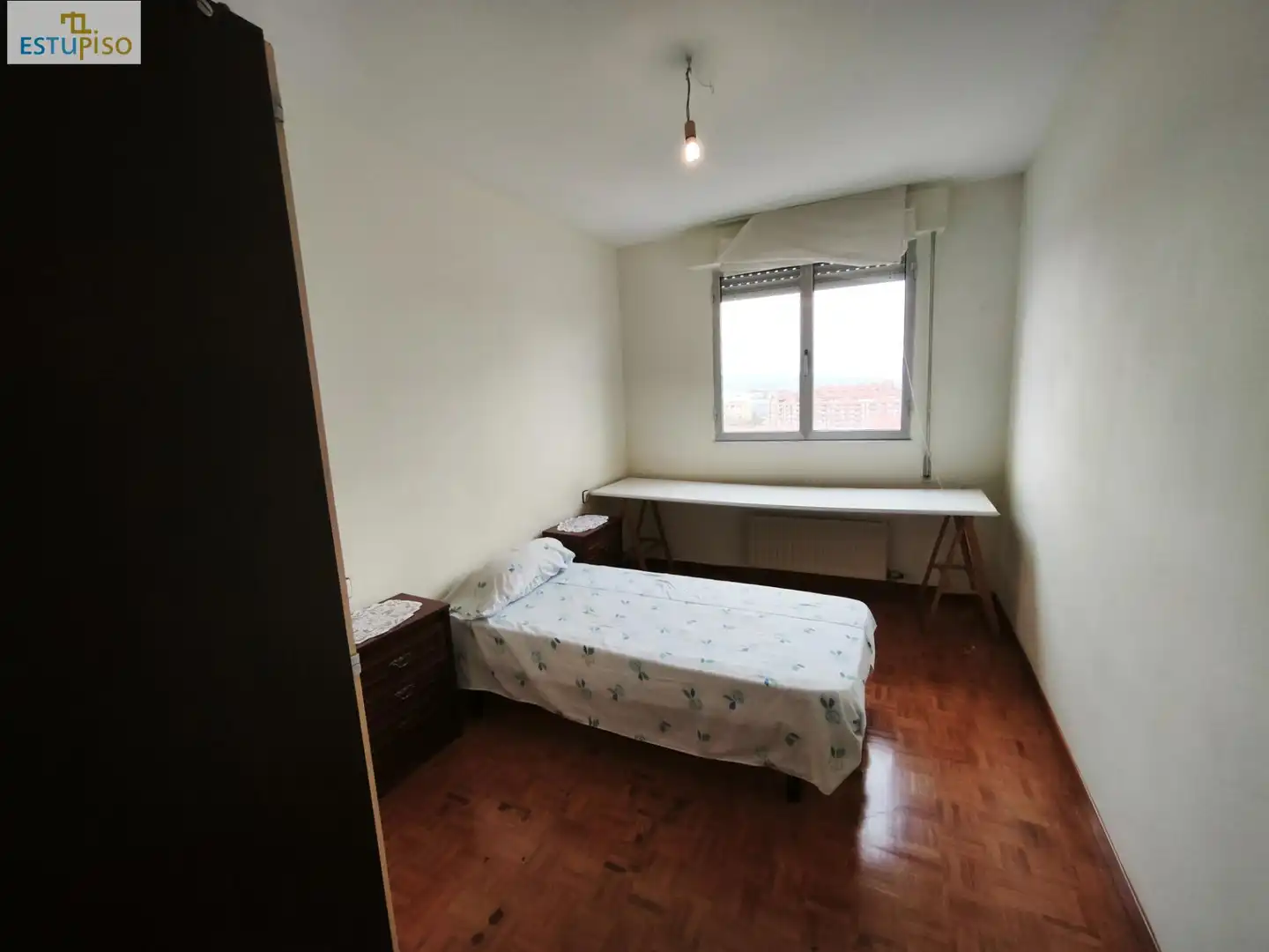 Dormitori de Pis en venda en Vitoria - Gasteiz amb Calefacció, Parquet i Terrassa