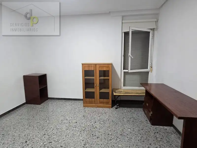 Wohnzimmer von Wohnung zur Miete in Elche / Elx mit Ofen, Waschmaschine und Balkon
