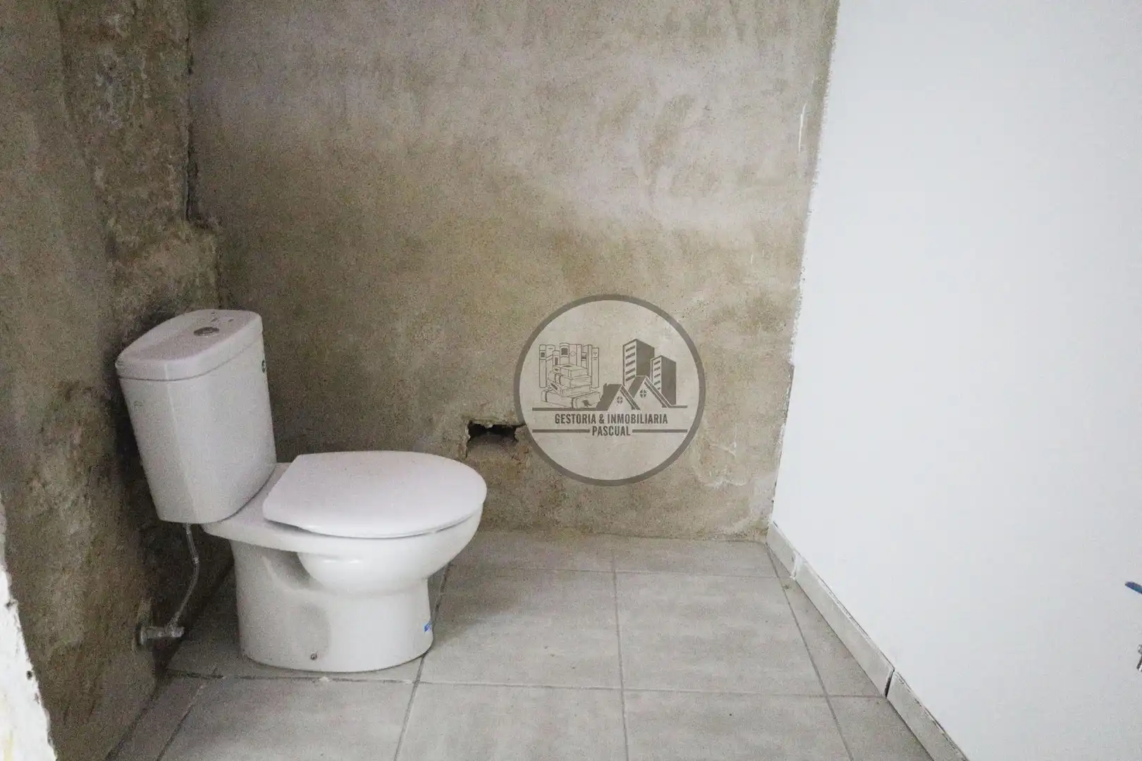 Bany de Casa o xalet en venda en Alcañiz amb Aire condicionat, Calefacció i Balcó