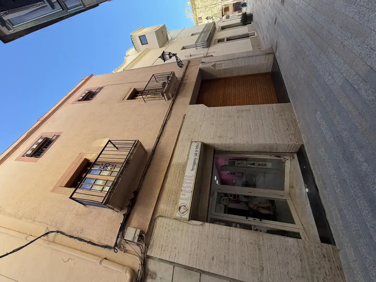 Vista exterior de Casa adosada en venda en Vila-seca amb Balcó