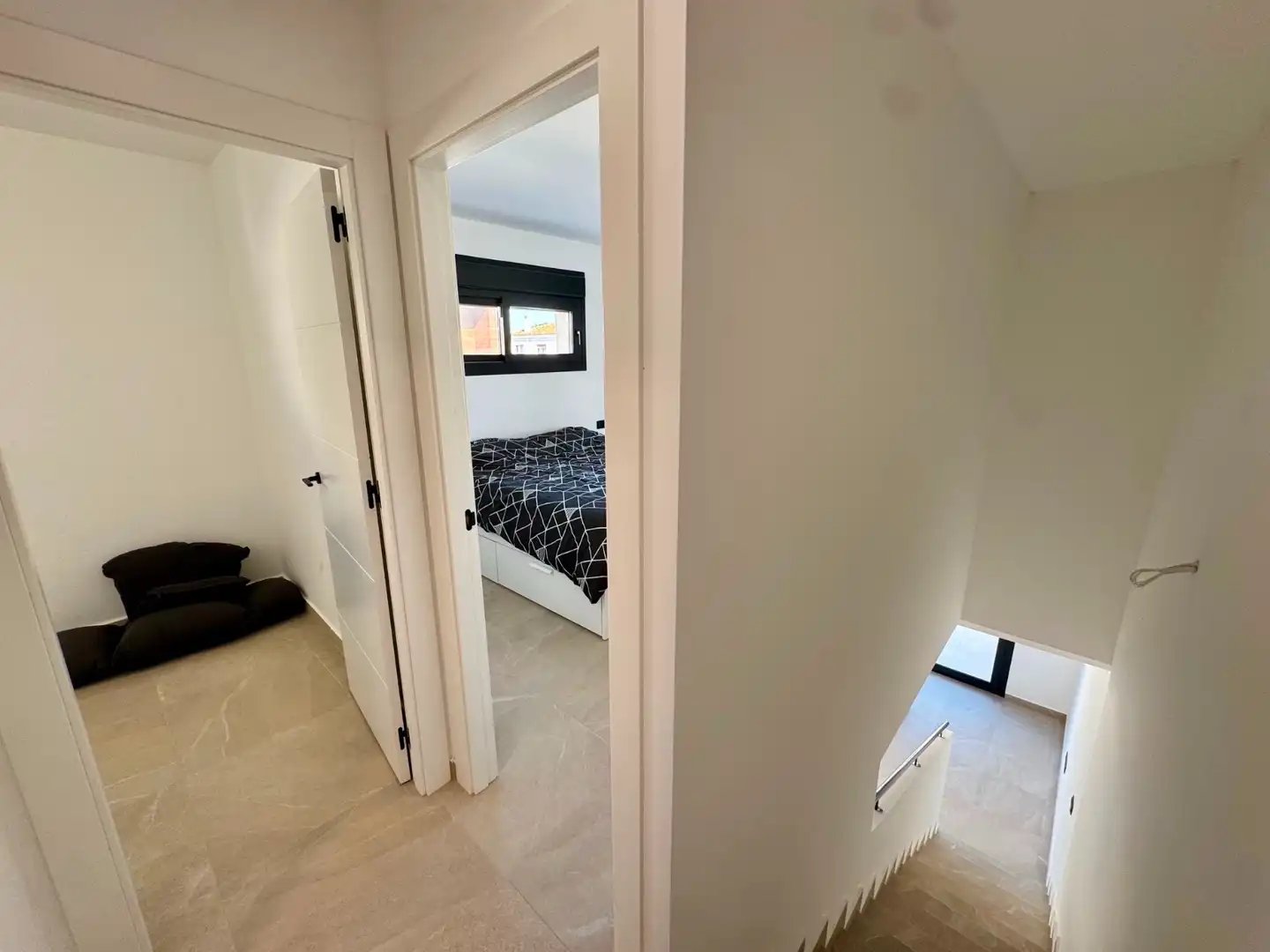 Casa aparellada amb piscina en venda a Calle Manuel de Falla 13, imagen 17