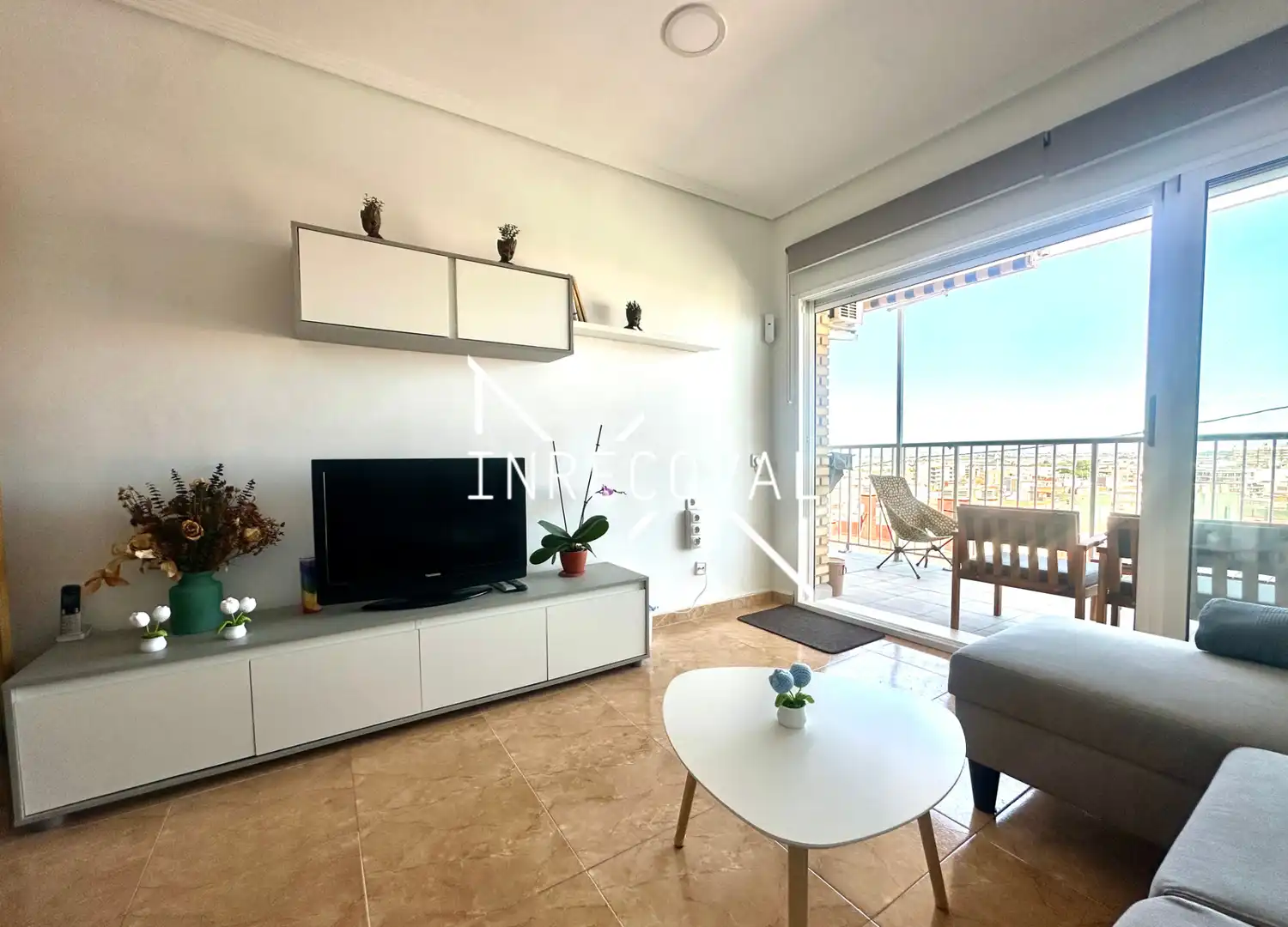 Sala d'estar de Apartament en venda en Sueca amb Aire condicionat, Terrassa i Moblat