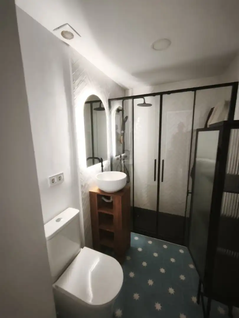 Badezimmer von Wohnung zur Miete in Madrid mit Klimaanlage, Heizung und Terrasse