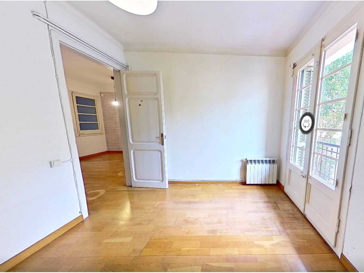 Dormitori de Pis en venda en  Barcelona Capital amb Balcó