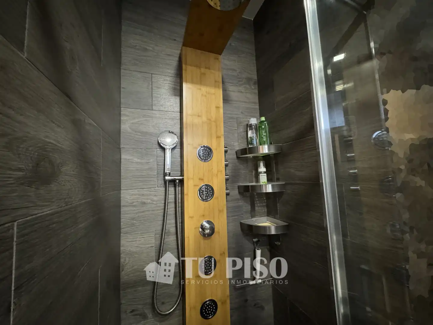 Bany de Pis en venda en Madrid amb Aire condicionat, Calefacció i Moblat