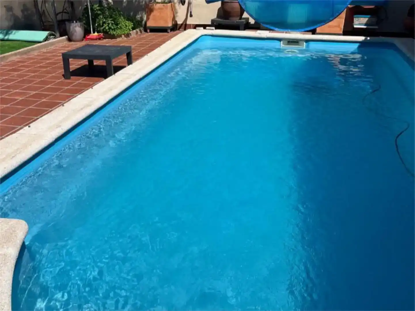 Schwimmbecken von Erdgeschoss zum Verkauf in Plasencia mit Klimaanlage und Schwimmbad