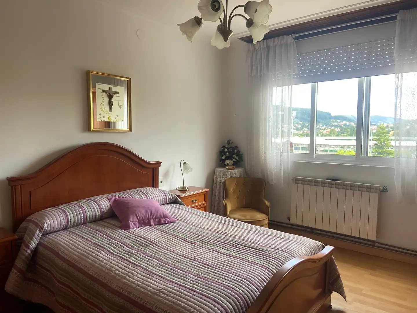 Dormitori de Casa o xalet en venda en Ferrol amb Jardí privat