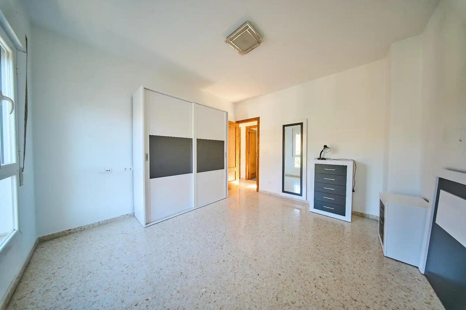Habitación de Piso en venta en Granada con Aire acondicionado, Calefacción y Trastero