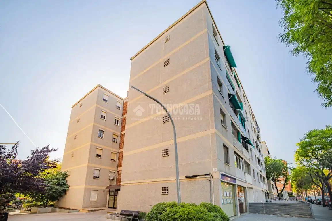 Vista exterior de Piso en venta en Sant Feliu de Llobregat con Aire acondicionado, Calefacción y Balcón