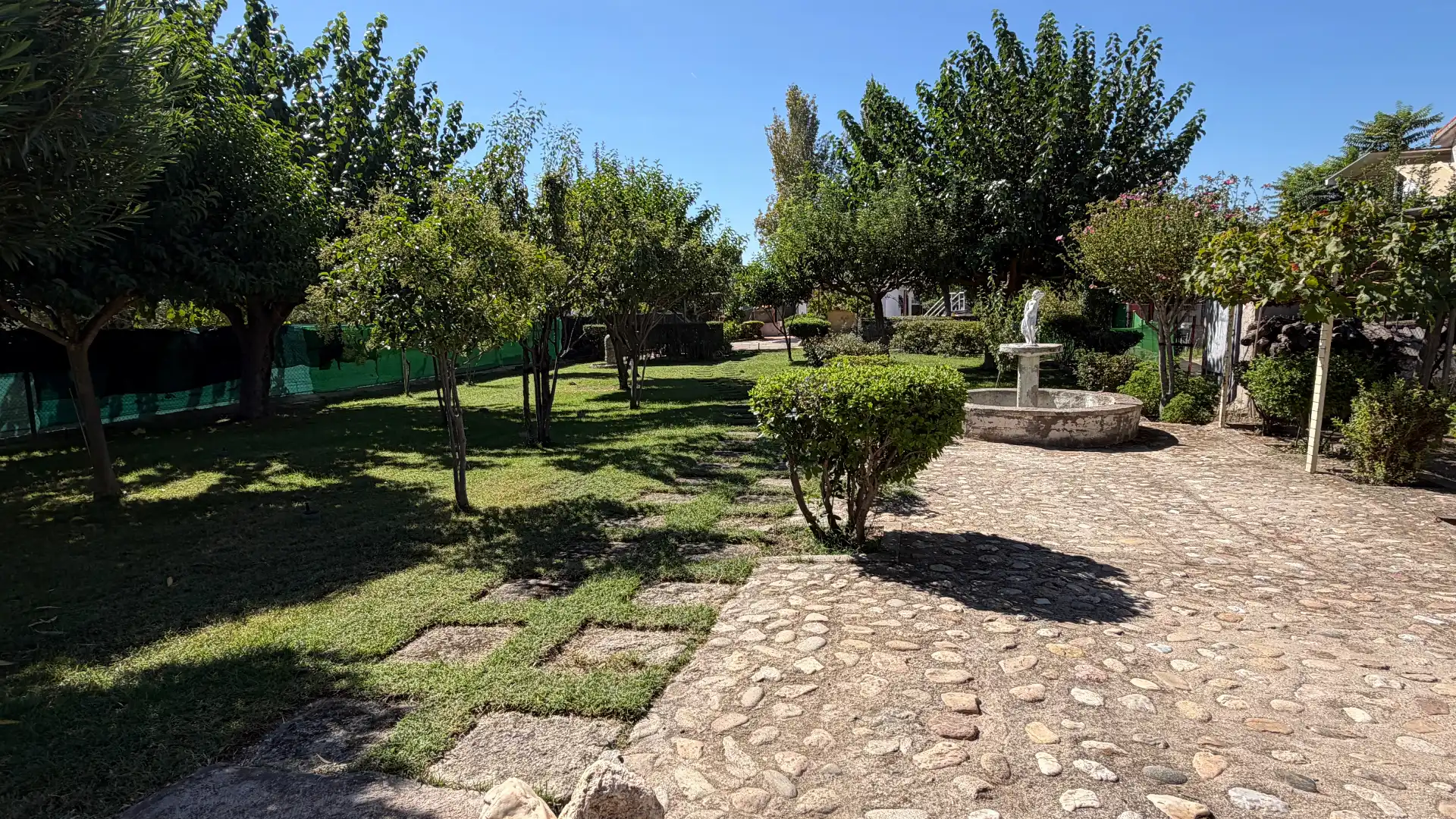 Residential land for sale in Calle Río Záncara 10