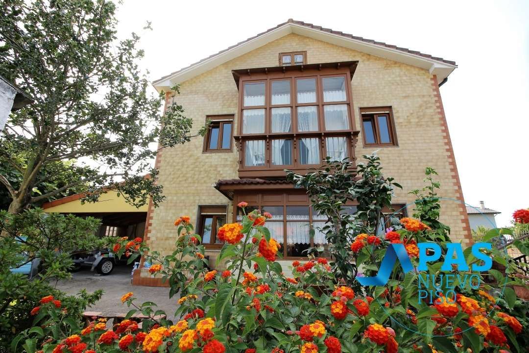 Exterior view of House or chalet for sale in El Astillero    with Heating, Private garden and Storage room
