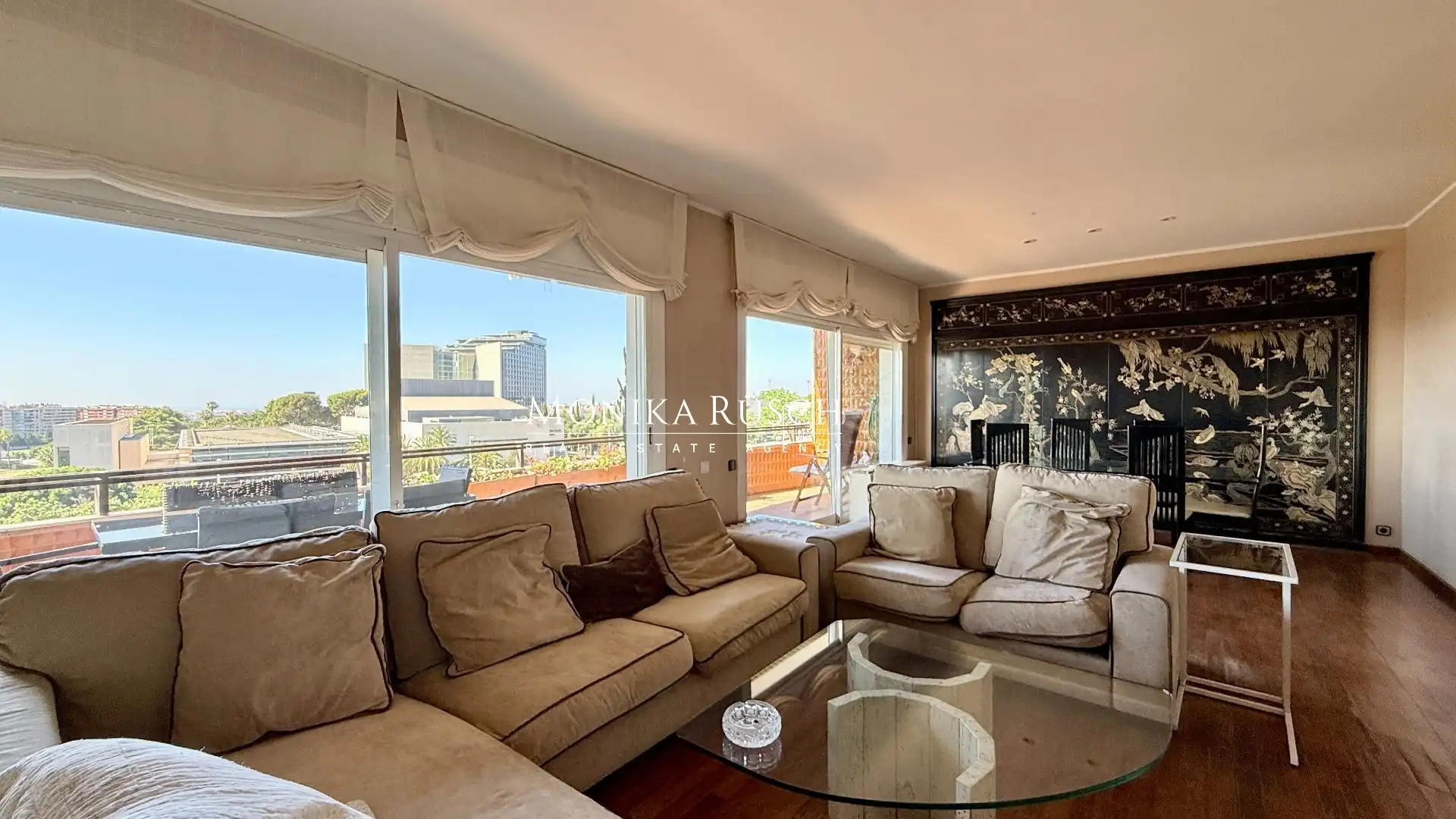 Vista exterior de Piso en venta en Barcelona con Calefacción, Terraza y Trastero