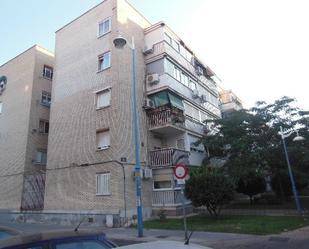 Vista exterior de Pis en venda en Parla amb Calefacció i Piscina comunitària