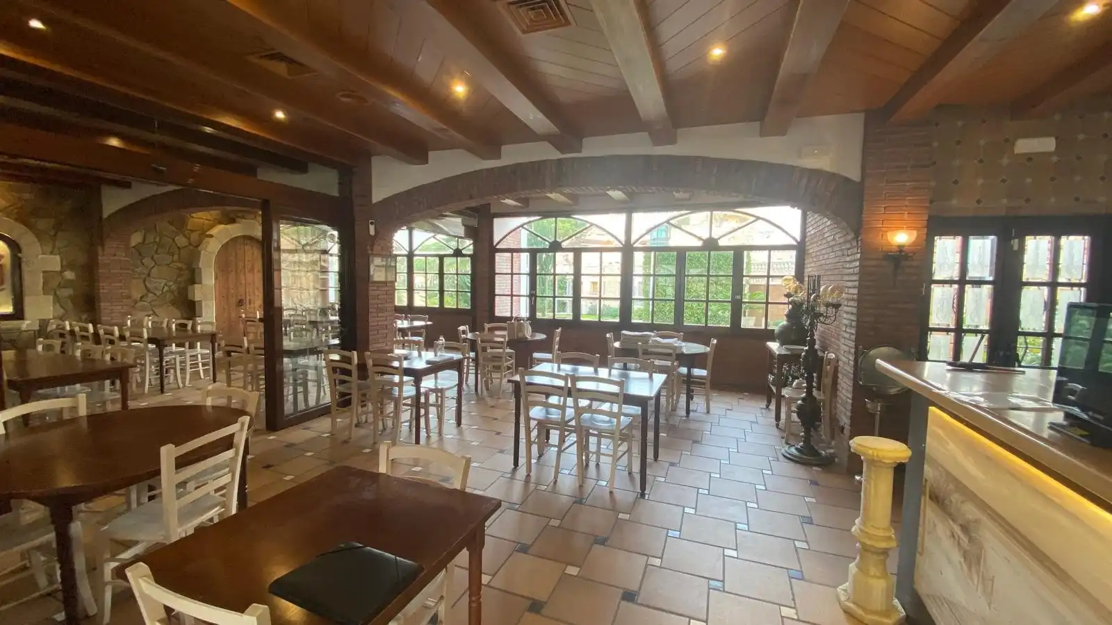 Locale commerciale in cessione a Fenals, imagen 8