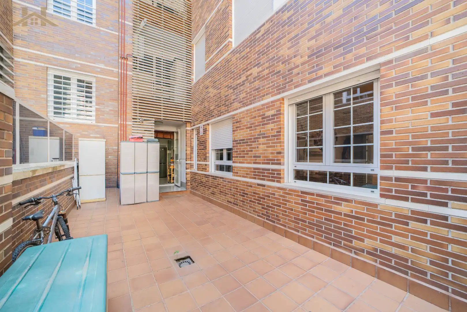 Vista exterior de Planta baja en venta en Majadahonda con Aire acondicionado, Calefacción y Jardín privado