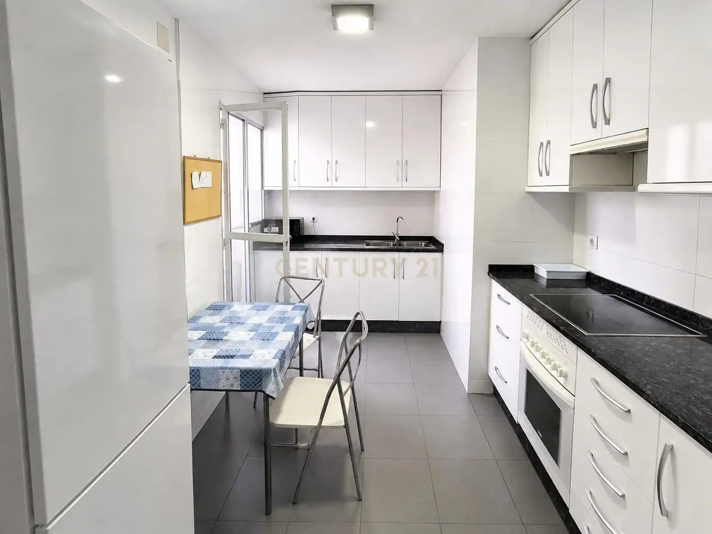 Flat for rent in Avenida de la Bondad, Cáceres‎, Spain, 12, Nuevo Cáceres