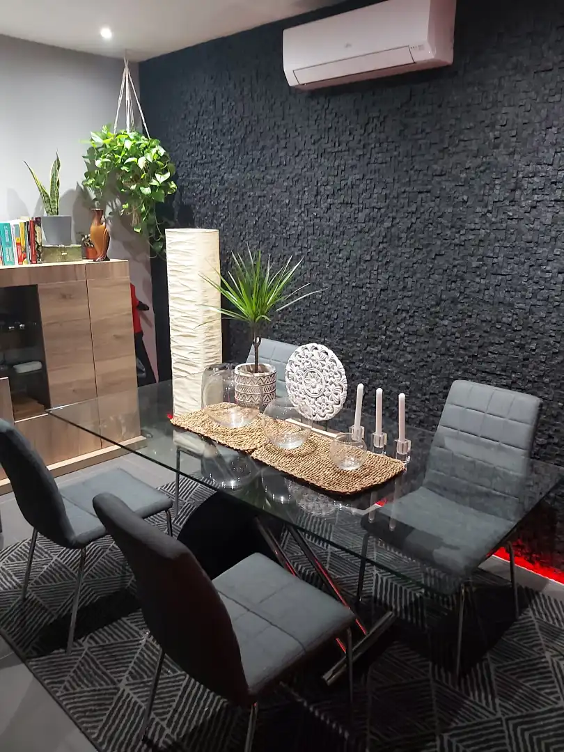 Comedor de Casa o chalet en venta en Barcelona con Aire acondicionado, Calefacción y Jardín privado