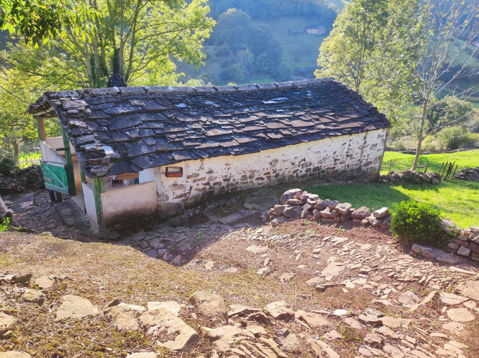 Vista exterior de Casa o xalet en venda en Vega de Pas amb Jardí privat i Terrassa