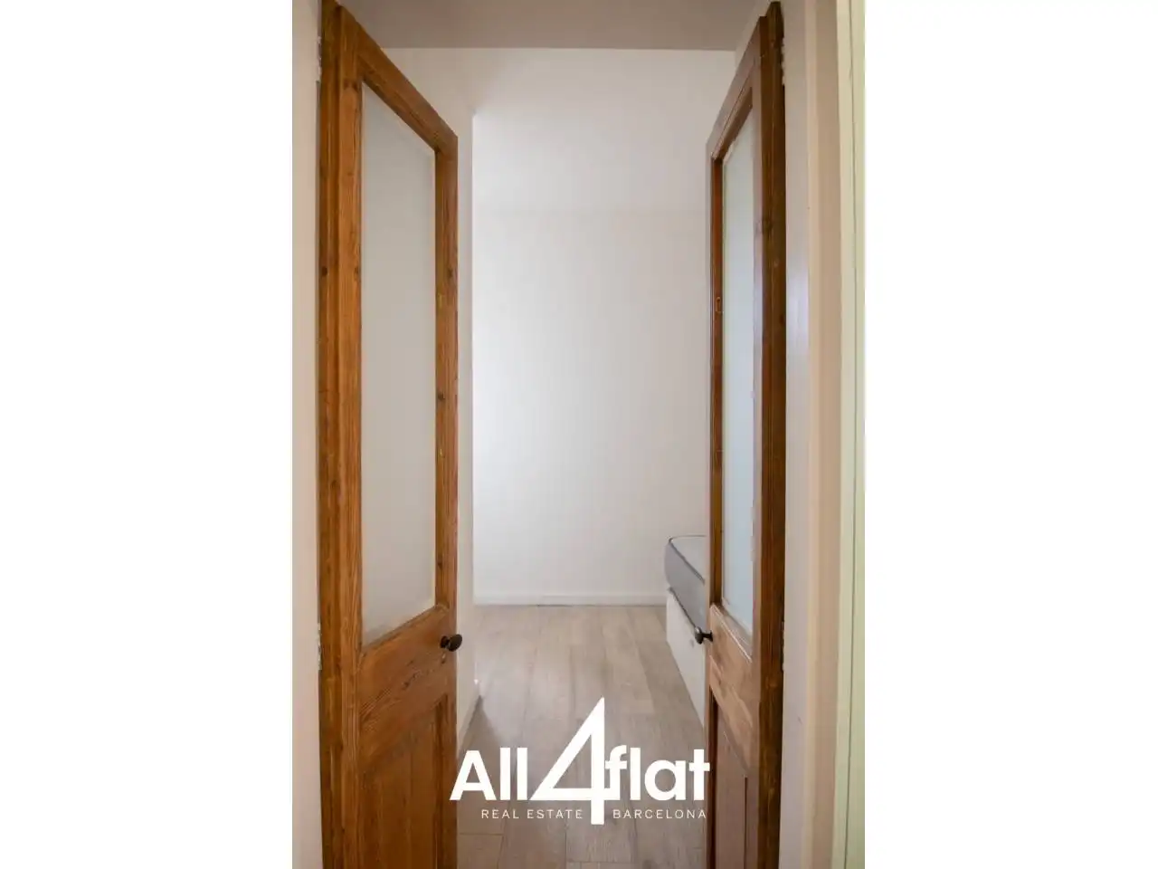 Flat for sale in Barcelona  with Air Conditioner, Parquet flooring and Terrace