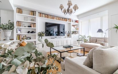 Living room of Flat for sale in  Madrid Capital  with Air Conditioner