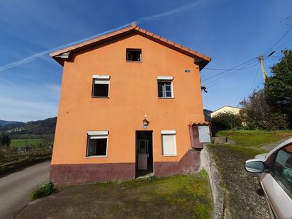 Vista exterior de Casa o xalet en venda en Candamo amb Calefacció, Terrassa i Traster