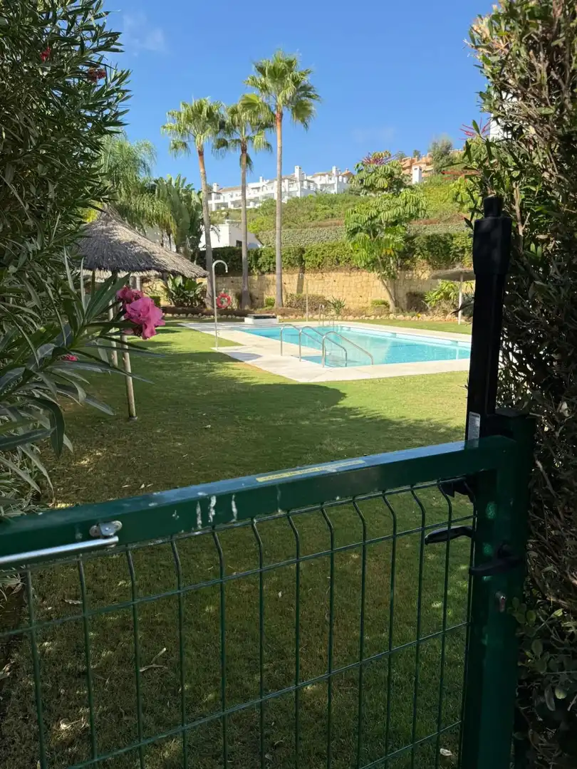 Piscina de Planta baja de alquiler en Ojén con Aire acondicionado, Jardín privado y Terraza