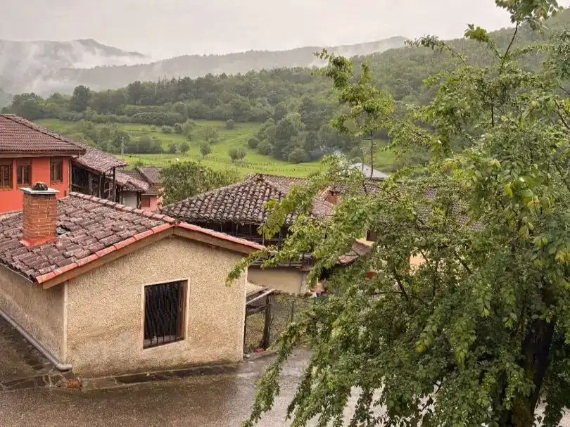 Vista exterior de Finca rústica en venda en Sobrescobio