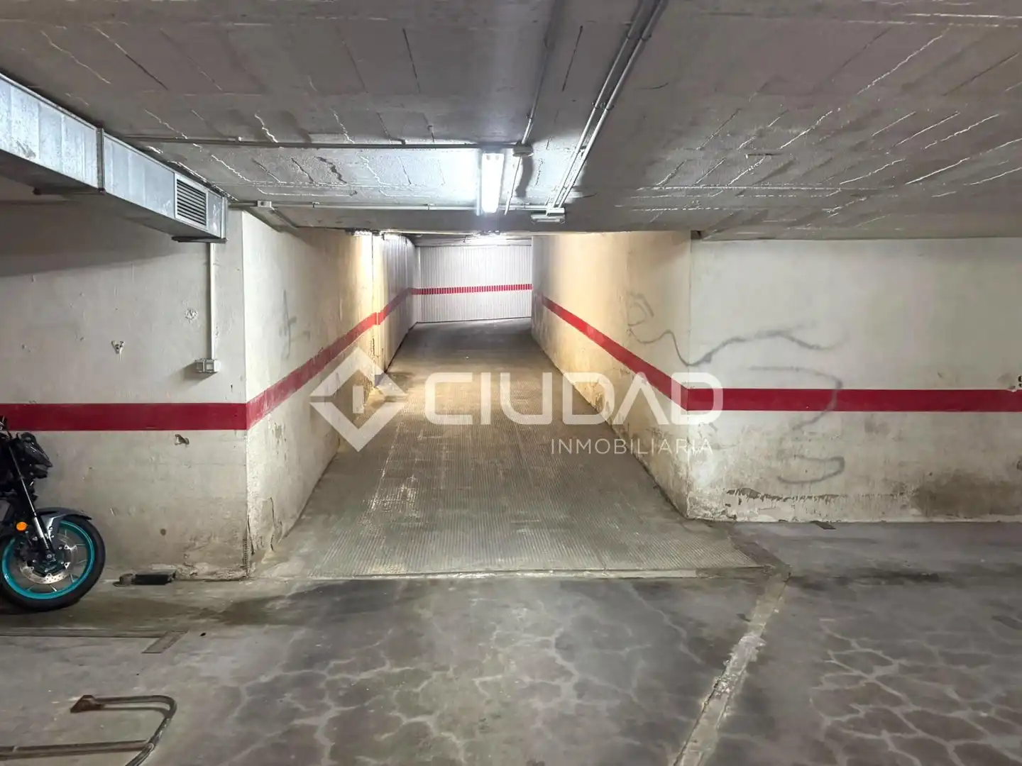 Parking of Garage for sale in Centro - Calzada - Cabo Noval