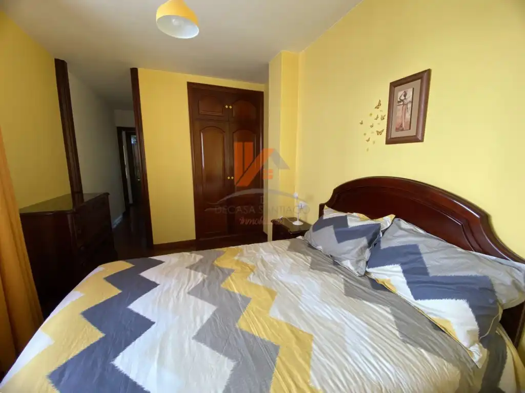 Bedroom of Flat for rent in Santiago de Compostela   with Furnished