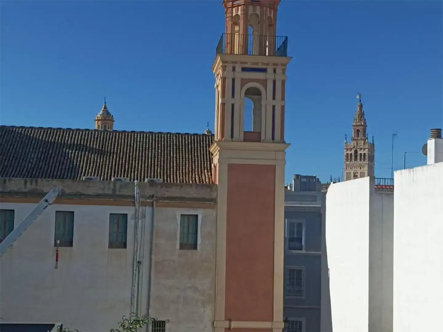 Exterior view of Flat for sale in  Sevilla Capital  with Air Conditioner, Terrace and Balcony