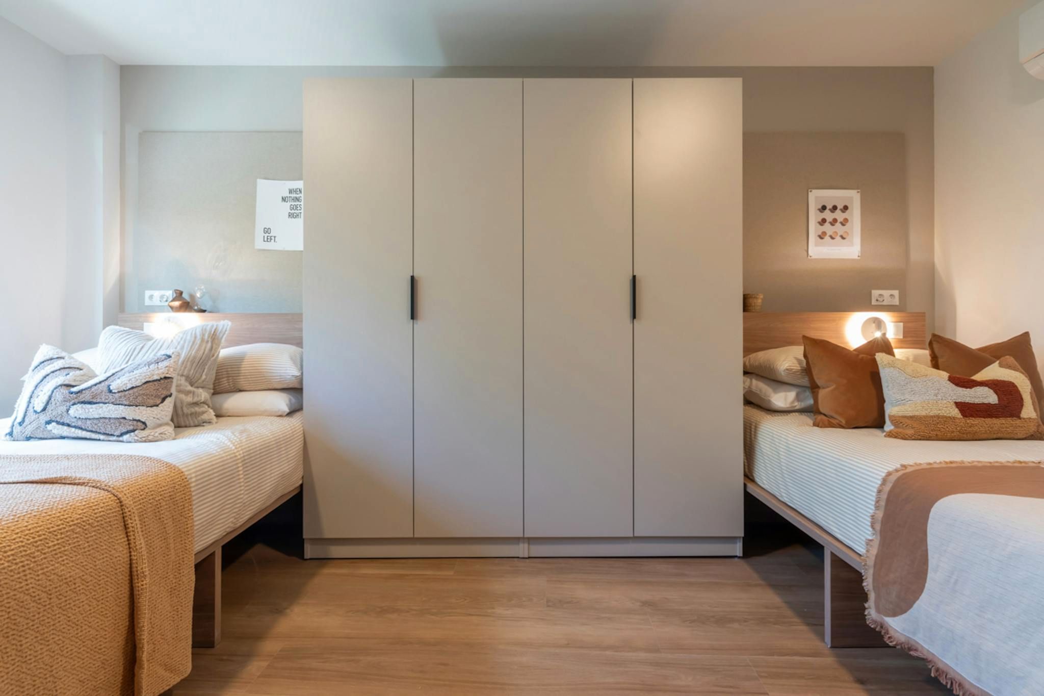 Bedroom of Flat to rent in  Madrid Capital  with Air Conditioner, Private garden and TV