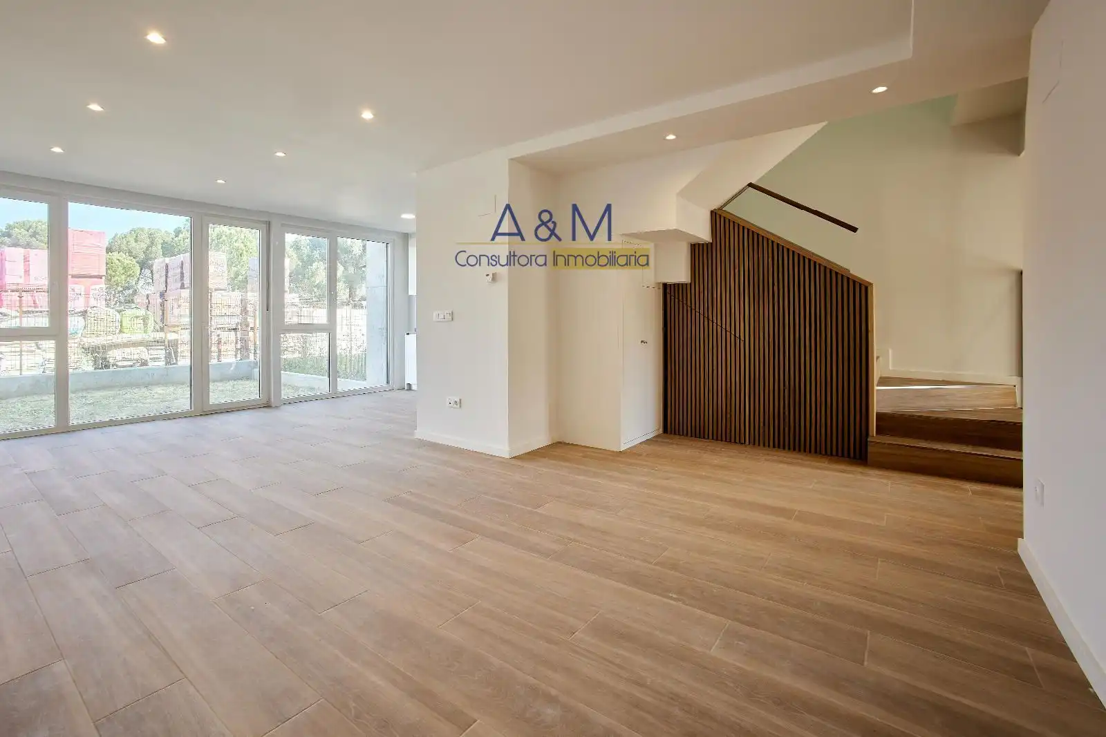 Casa adosada en venta en Laguna de Duero con Calefacción, Jardín privado y Terraza