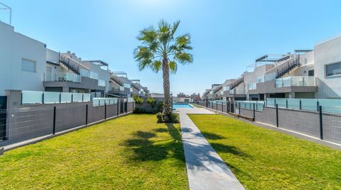 Bungalow de 2 dormitorios en la mejor zona de Aguas Nuevas Sector 25, Torrevieja. Patio privado, aire acondicionado, aparcamiento,, imatge 3