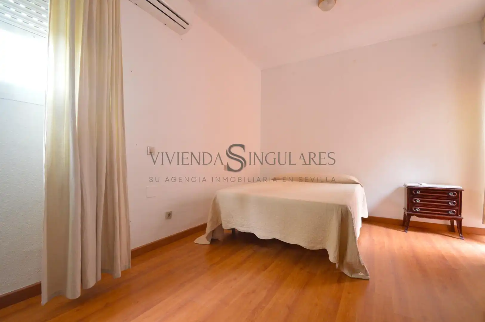 Bedroom of Detached homes for sale in Sevilla  with Air Conditioner, Private garden and Terrace