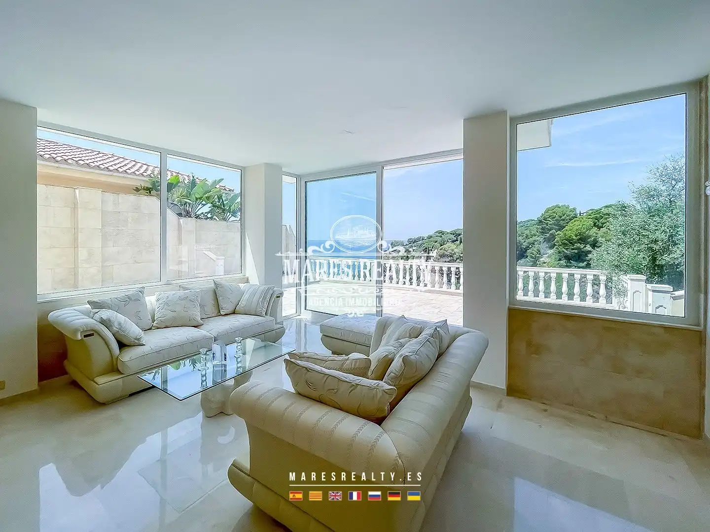 Sala d'estar de Casa o xalet en venda en Lloret de Mar amb Aire condicionat, Calefacció i Jardí privat