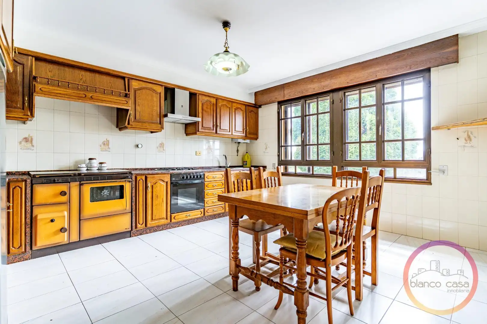 Cocina de Casa o chalet en venta en Carballo con Calefacción