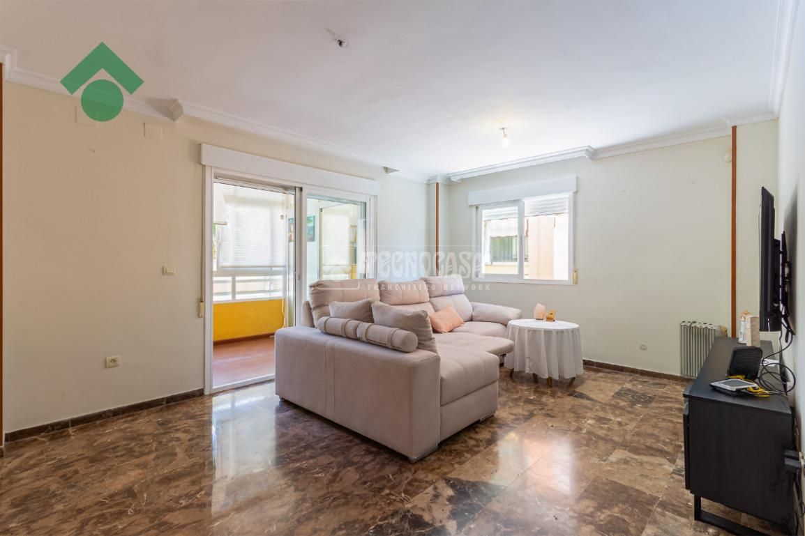 Sala de estar de Piso en venta en Almuñécar con Aire acondicionado y Terraza