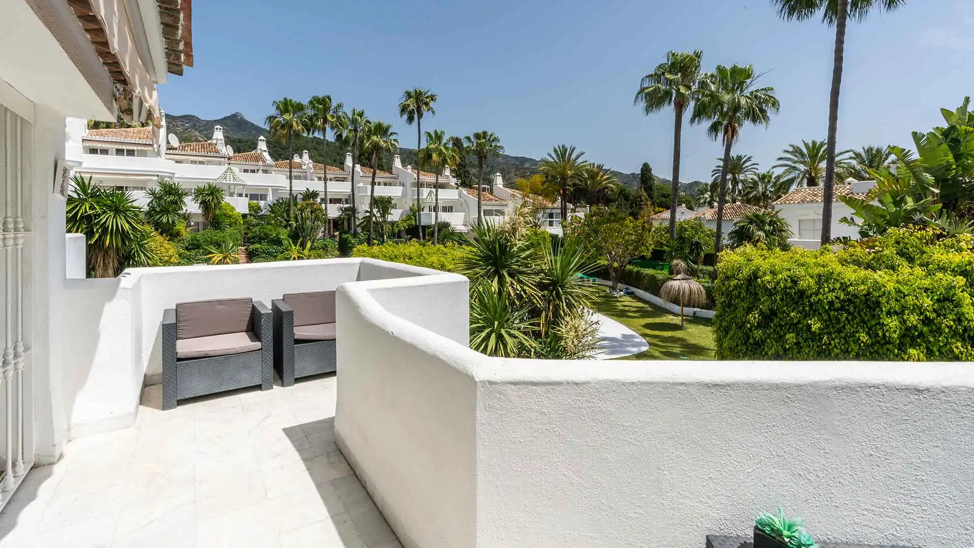 Jardí de Casa adosada en venda en Marbella amb Aire condicionat, Jardí privat i Terrassa