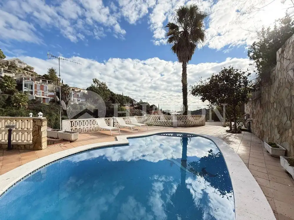 Swimming pool of Houses for sale in Alella  with Air Conditioner, Private garden and Terrace