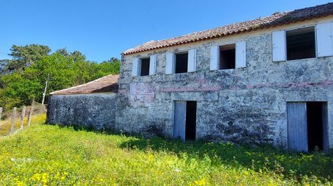 CASA PARA REHABILITAR CERCA DE LAS PLAYAS DE AGRELO Y LOIRA