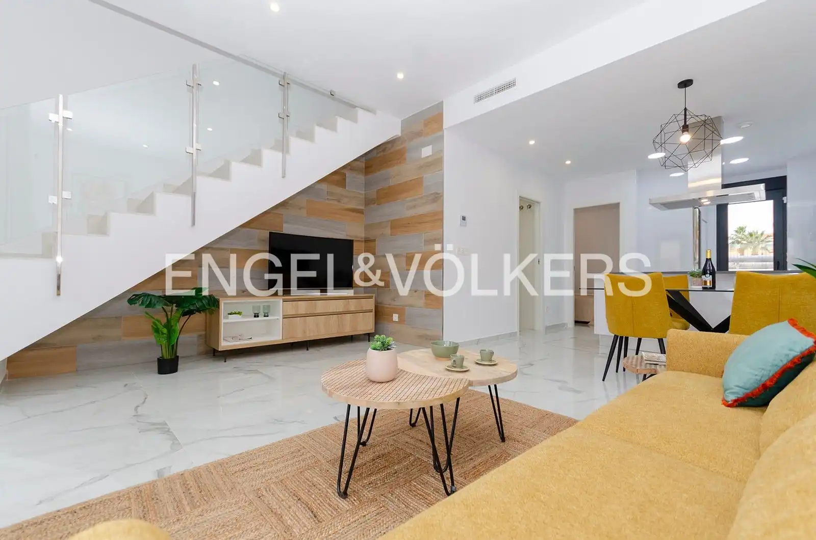 Sala d'estar de Casa o xalet en venda en Torrevieja amb Aire condicionat, Calefacció i Jardí privat