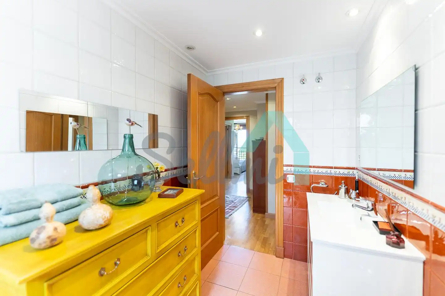 Baño de Piso en venta en Oviedo  con Calefacción, Parquet y Trastero