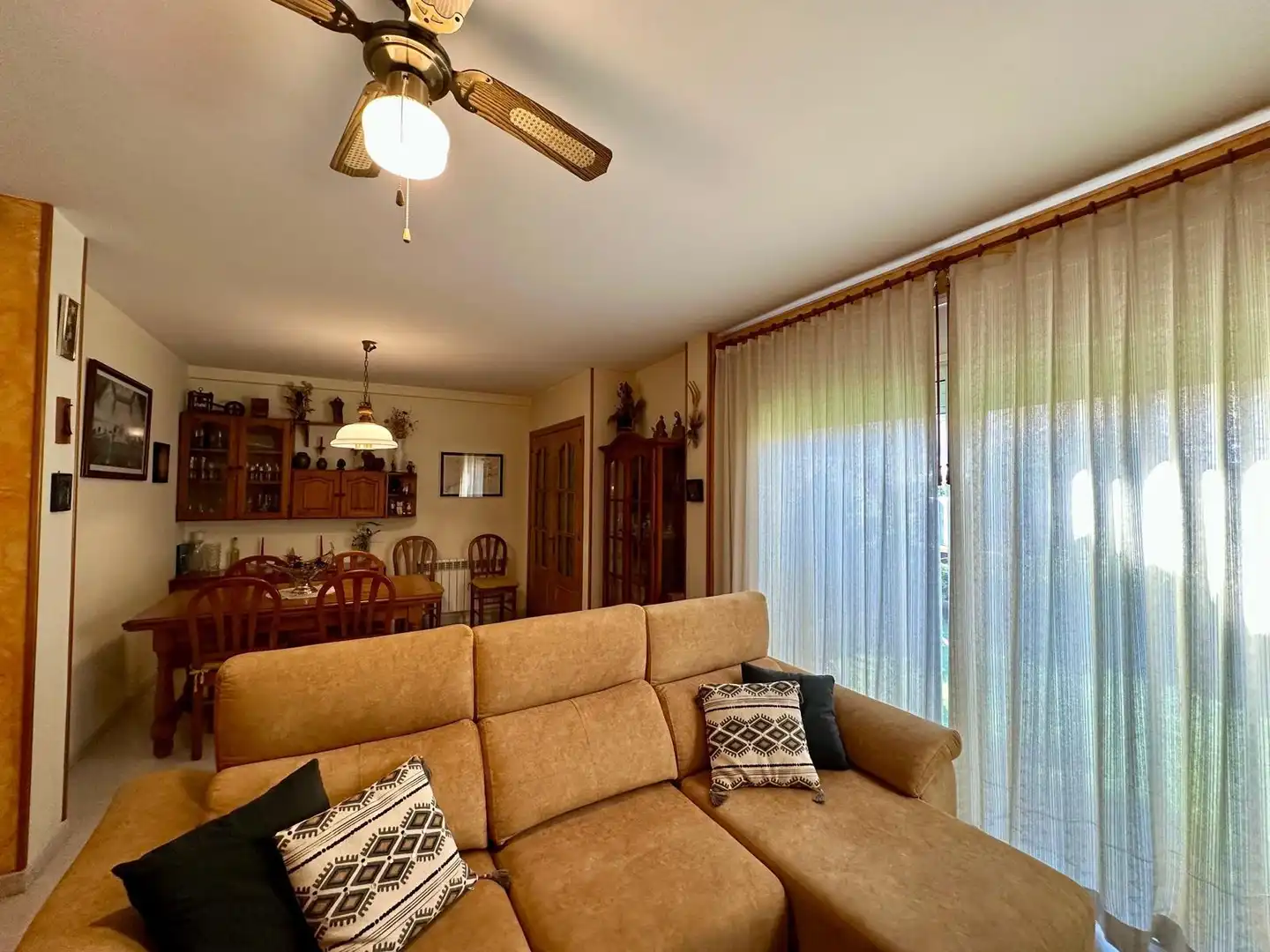 Sala d'estar de Casa adosada en venda en Lloret de Mar amb Aire condicionat, Calefacció i Jardí privat