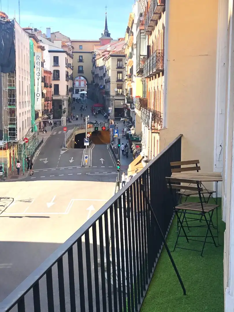 Außenansicht von Wohnung zur Miete in Madrid mit Klimaanlage, Heizung und Parkett