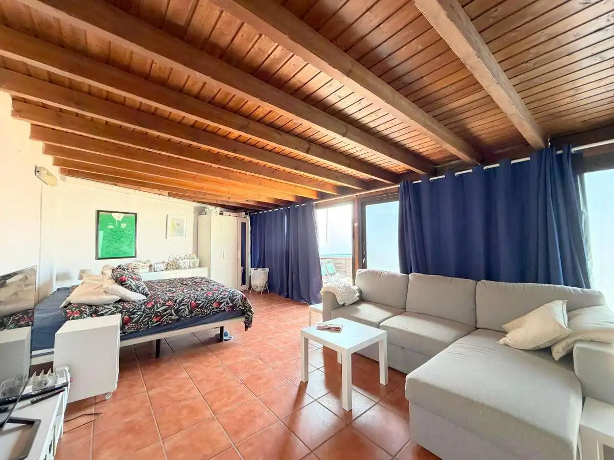 Sala d'estar de Casa o xalet en venda en Tías amb Terrassa, Piscina i Moblat