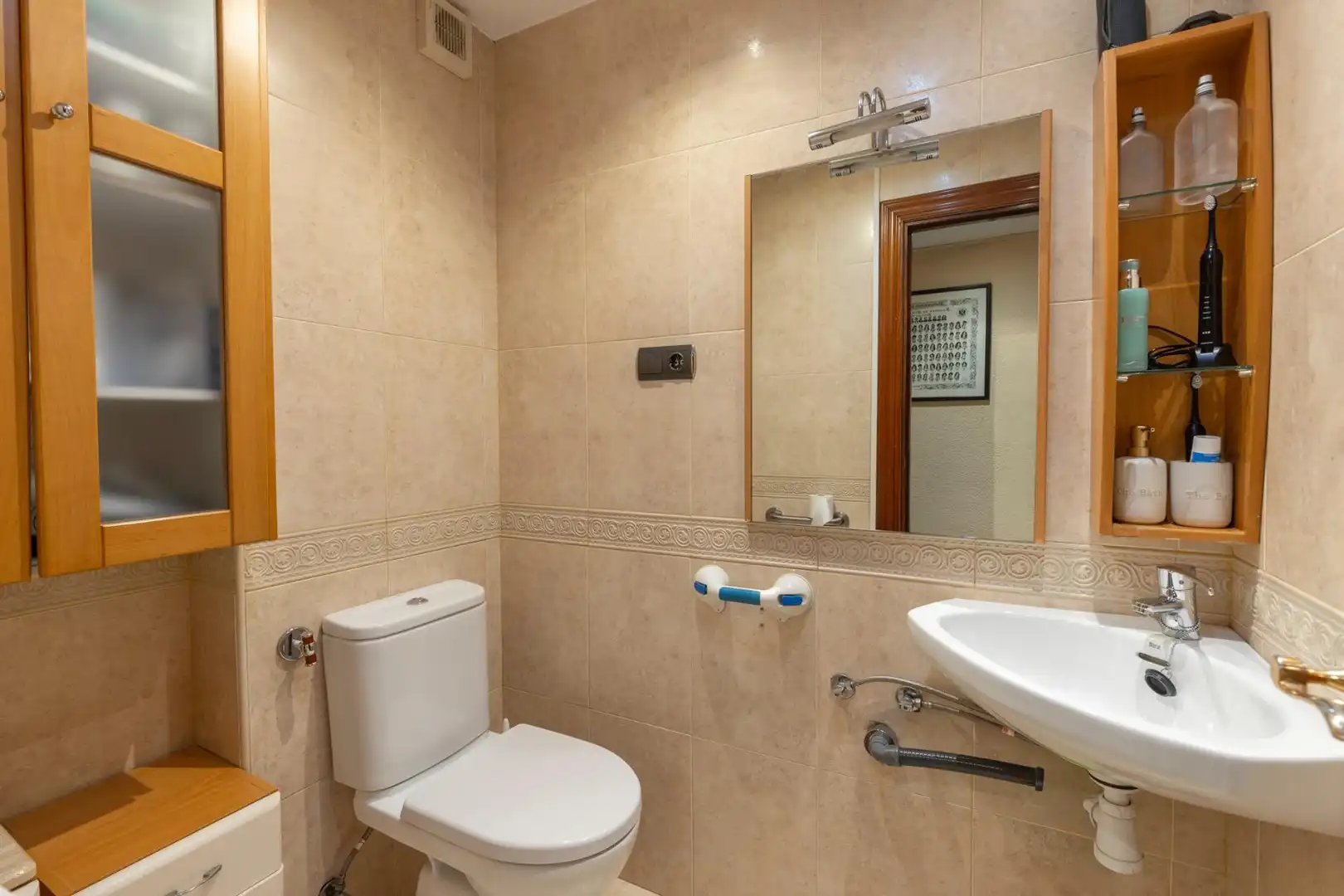 Baño de Piso en venta en Granada con Aire acondicionado, Calefacción y Balcón