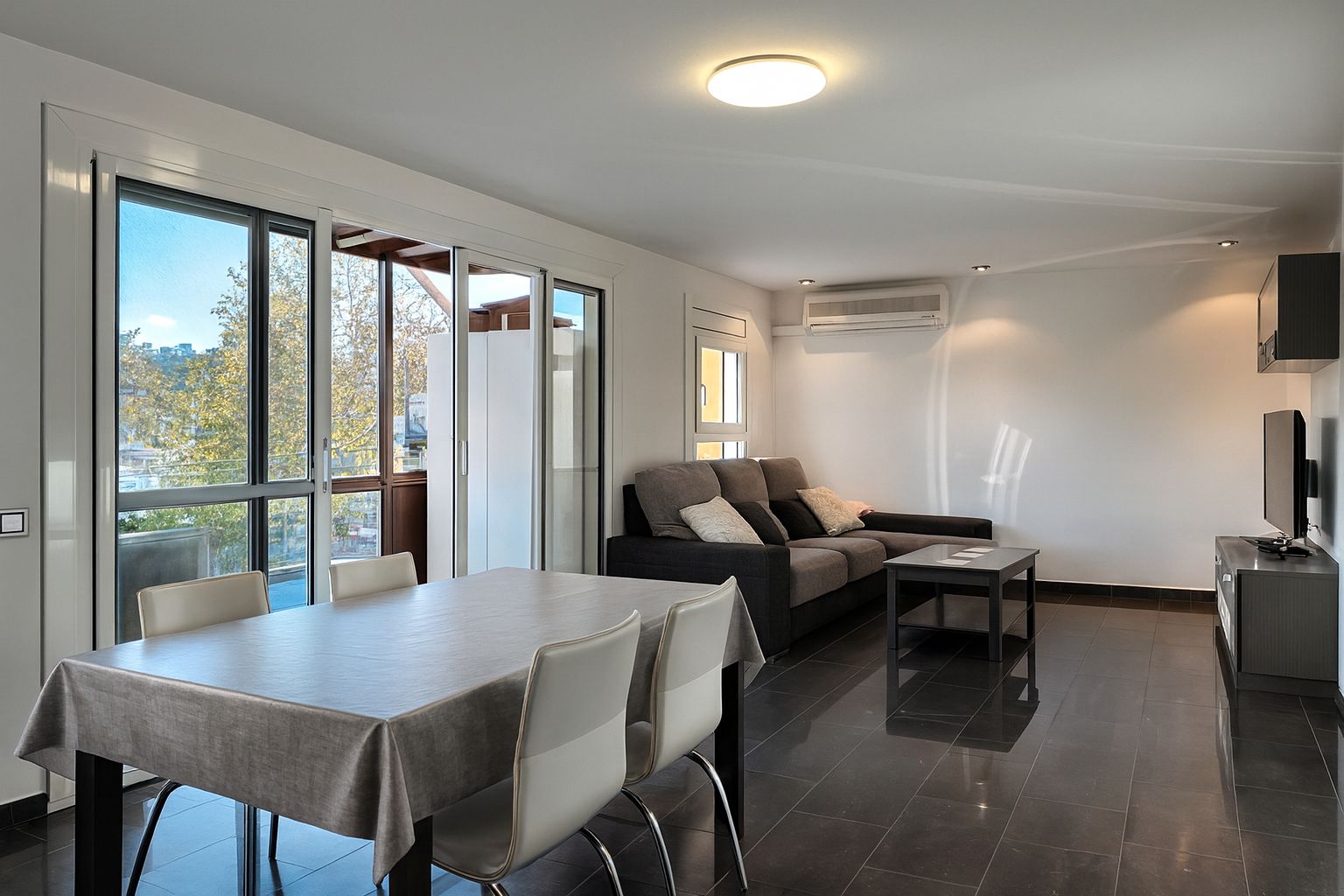 Living room of Flat for sale in Olesa de Montserrat  with Air Conditioner, Heating and Balcony