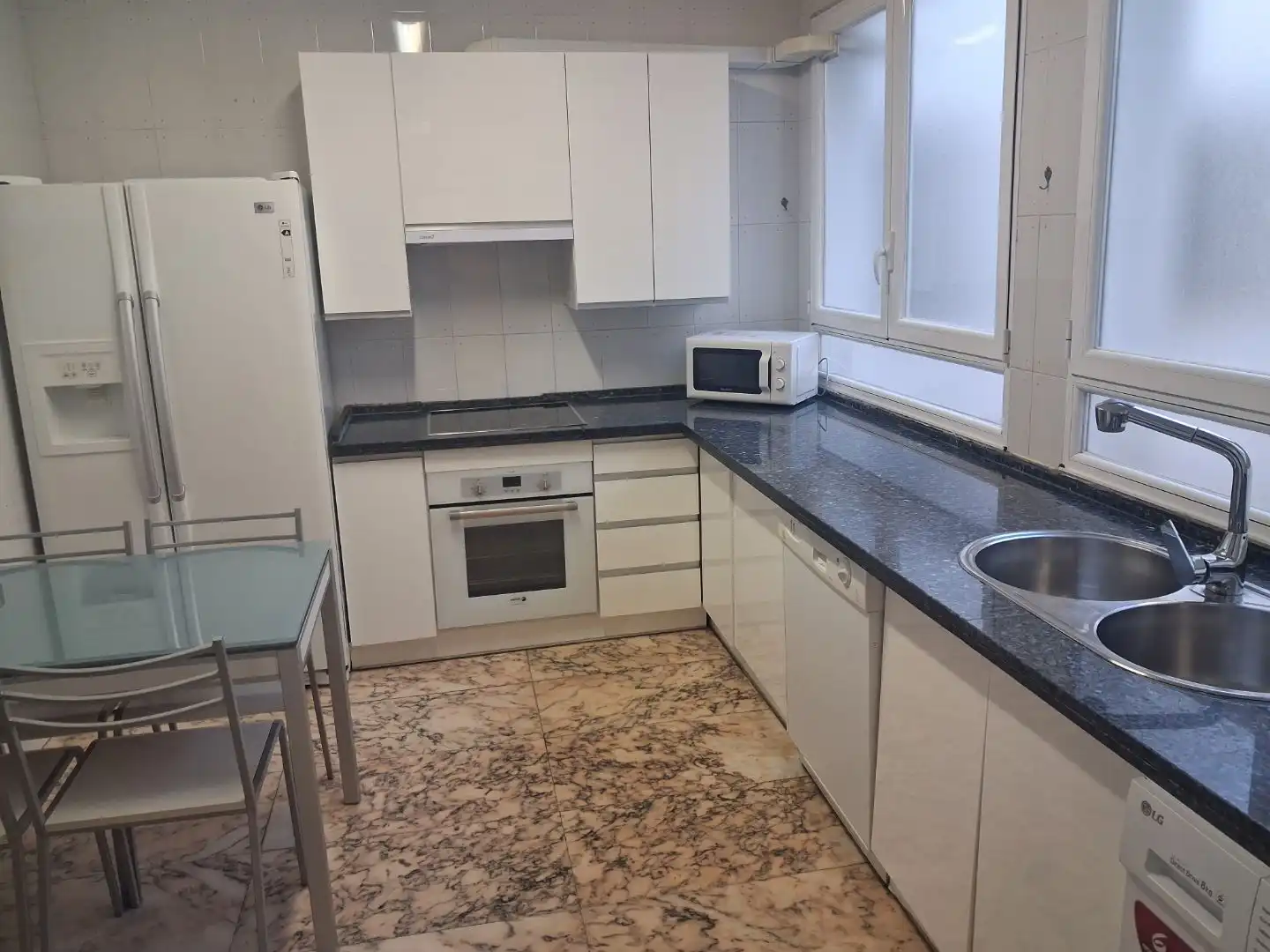 Cocina de Piso de alquiler en León Capital  con Calefacción, Parquet y Amueblado