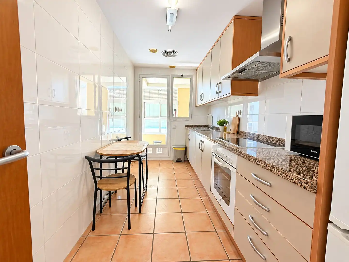 Mini appartamento con terrazza in affitto a Montañar - El Arenal, imagen 5